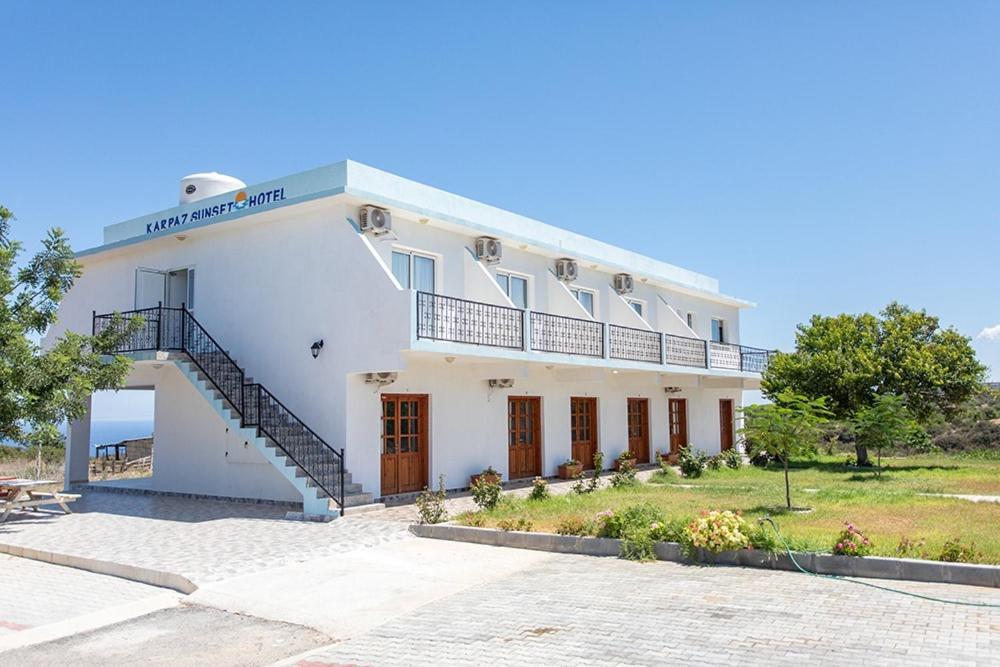 Rizokarpaso Karpaz Sunset Hotel מראה חיצוני תמונה
